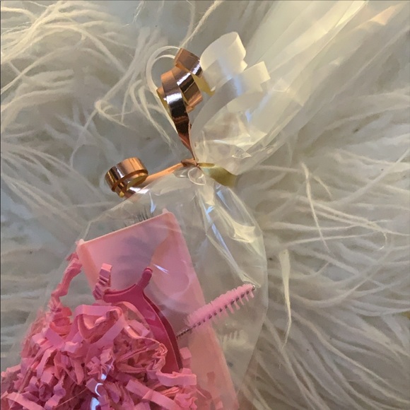 Too’Shiiny Lashes “Fiji Set” - Picture 5 of 6